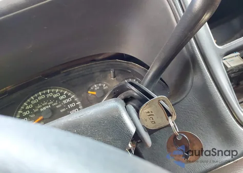 2005 Chevrolet Silverado 2500Hd Work Truck z USA, uszkodzony, nr VIN 1GBHC24U25E189977